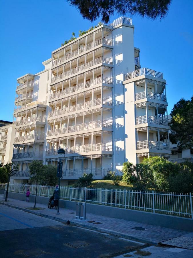 Lungomare Sabbiadoro Villa Lignano Sabbiadoro Buitenkant foto